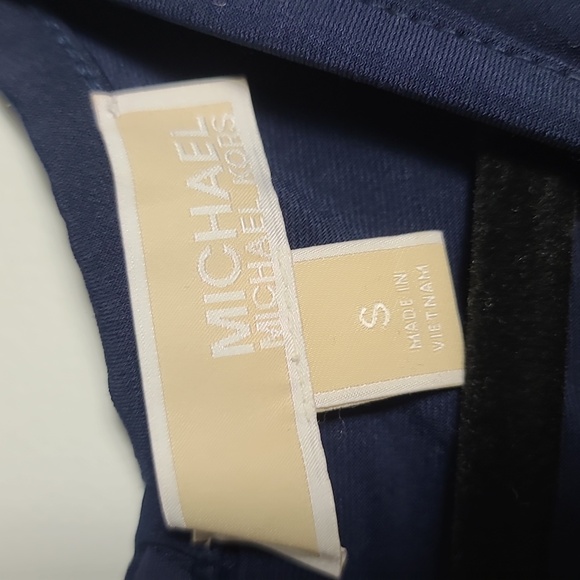 MICHAEL KORS Pleated Hem Shift Dress In Navy Blue Size Small - Picture 2 of 13